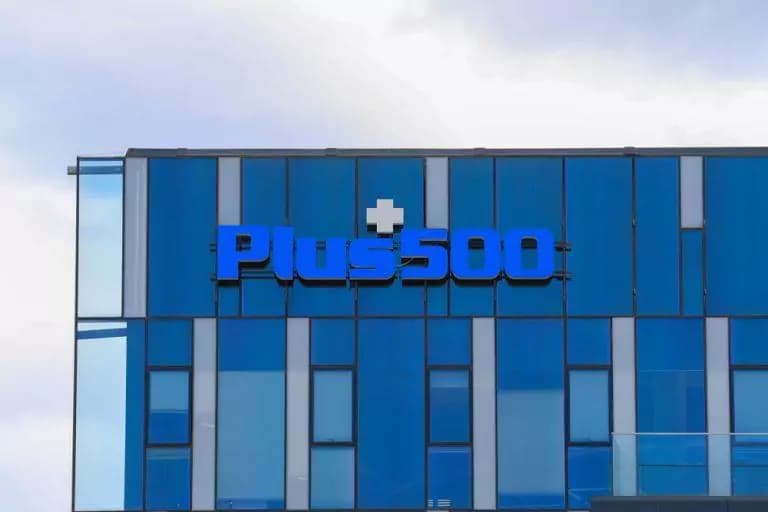 Plus500 UK CEO Mark Winton Sells and Transfers Shares Worth Nearly £2.85 Million