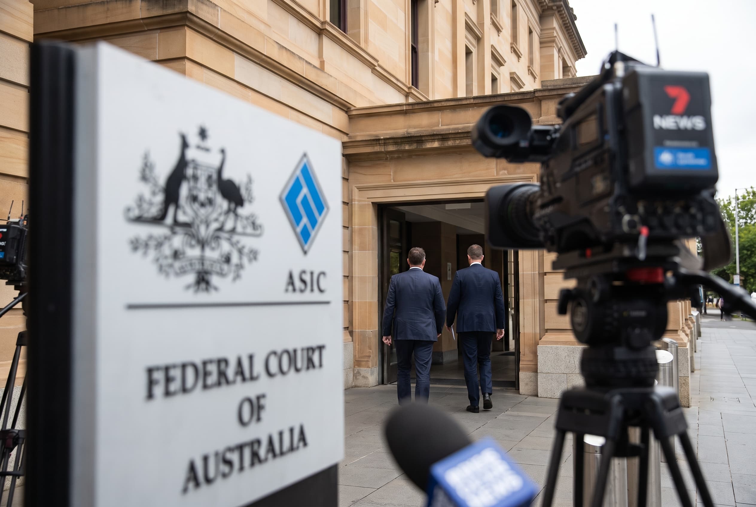 ASIC secures asset freeze and travel restraint orders against Star Investment Group Australia and director