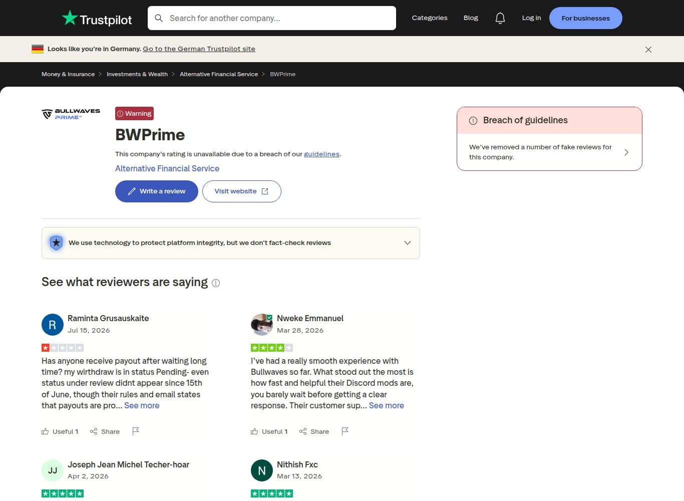 Recent one-star reviews describing delayed and refused payouts through August 2026